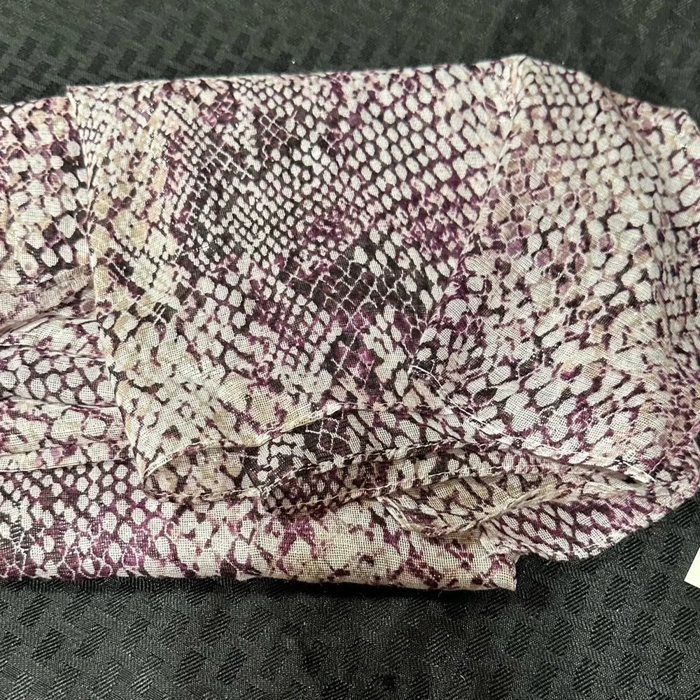 Calvin Klein Scarf Purple and Pink With Gray New With Tags - Picture 5 of 7